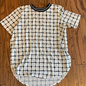 Cute T-shirt flowy top